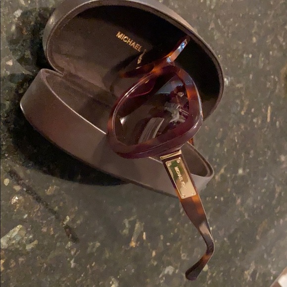 Michael Kors Sunglasses - Picture 4 of 8